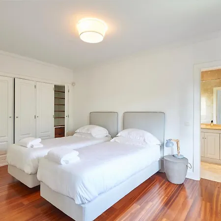 Noble With Private Garden And Pool Estoril