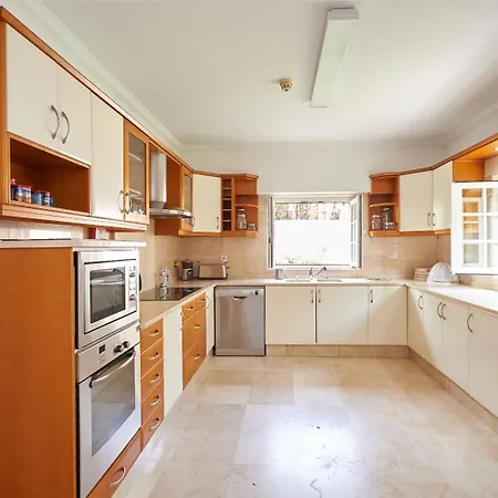 Noble With Private Garden And Pool Estoril