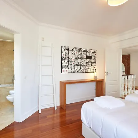 Noble With Private Garden And Pool Villa Estoril