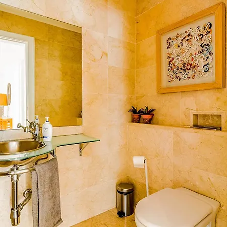 Noble With Private Garden And Pool Estoril